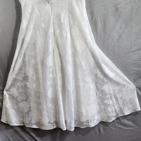 Adrianna Papell Dress Lacy Ivory Size 12 Lined Boho Embroidered Overlay Midi - Picture 11 of 16